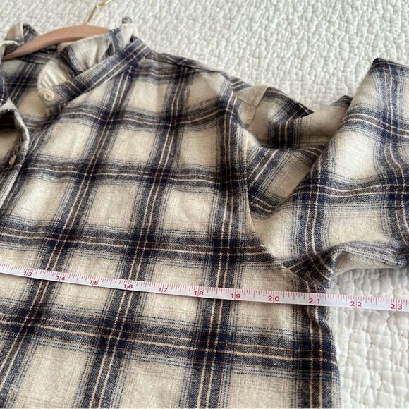 ✨ Banana Republic Wool Blend Ruffle-Collar Shirt Mediun - Picture 10 of 11